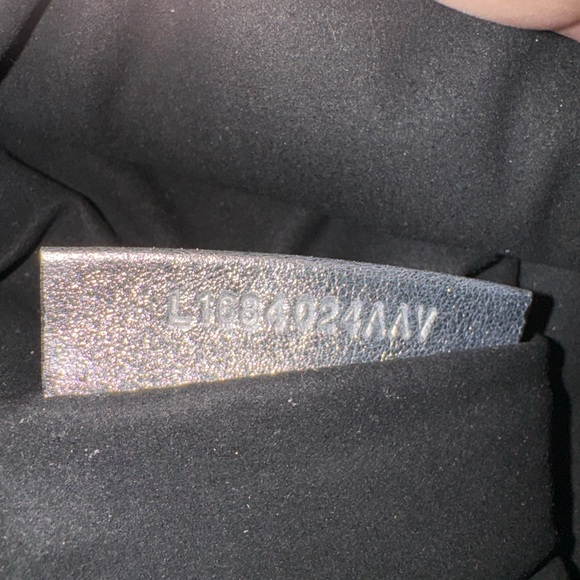 TOM FORD Large Metallic Calfskin Leather Bucket Bag in Silver NWT - Picture 6 of 14